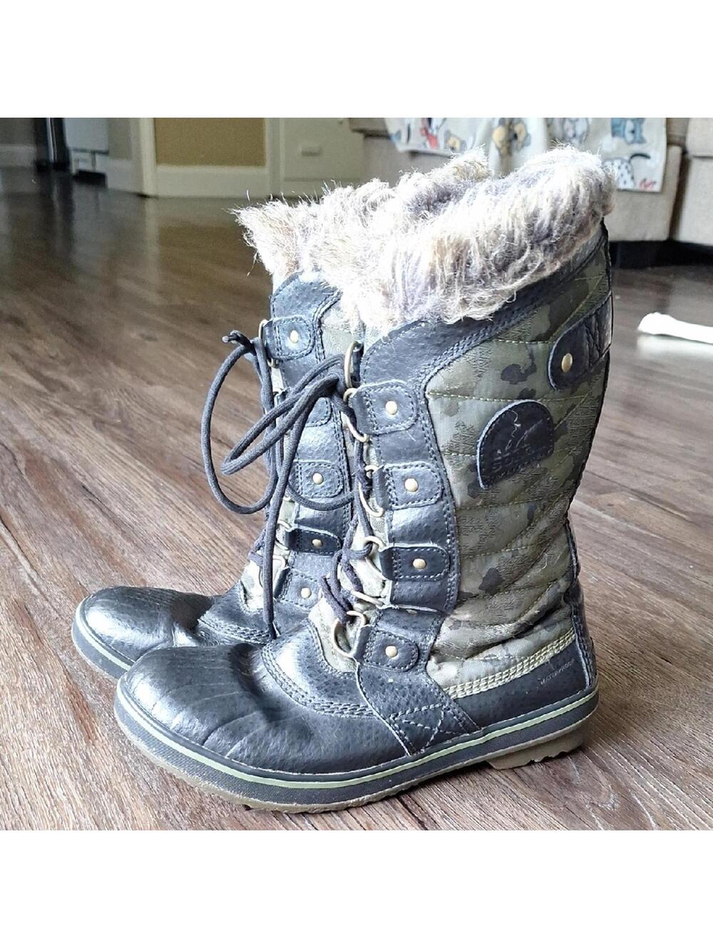 Sorel Womens Green And Black Camo Winter Boot Size 7.5